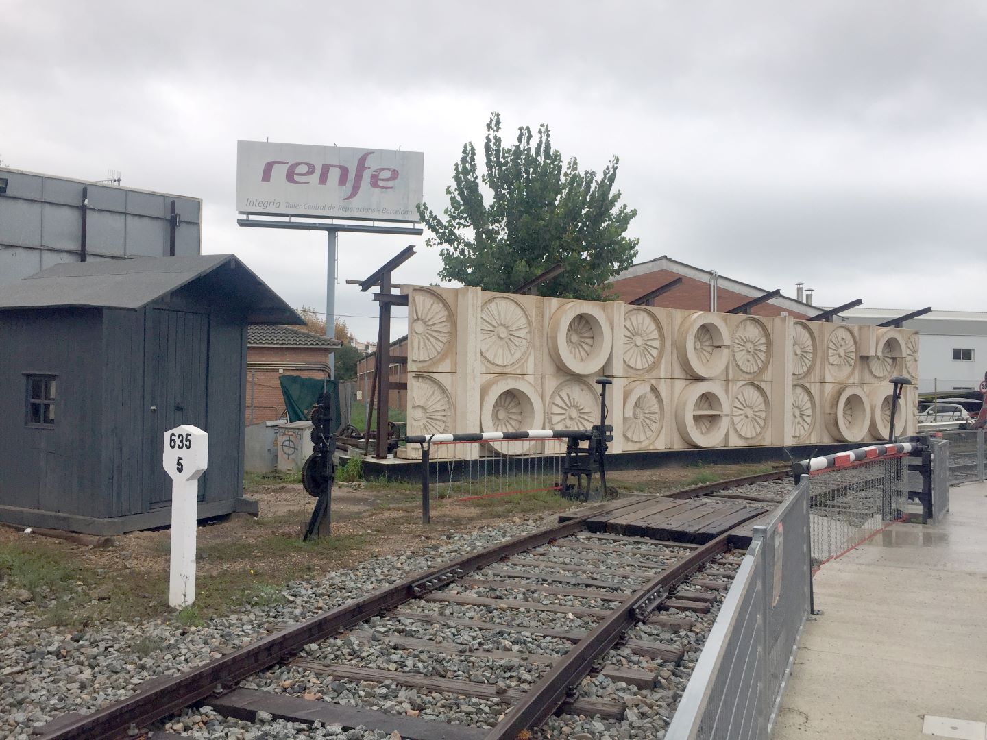 TRENexperiencias: Josep Maria Subirachs, el ferrocarril visto por un gran artista.