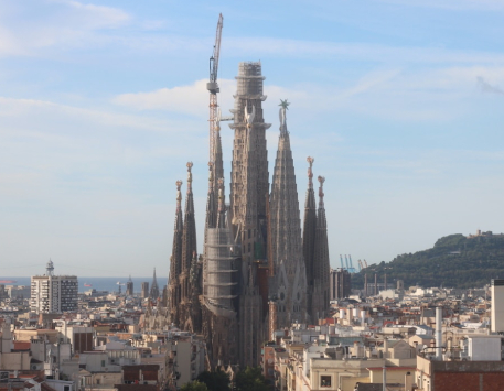 Descubrir la Basílica de la Sagrada Familia con todos los sentidos